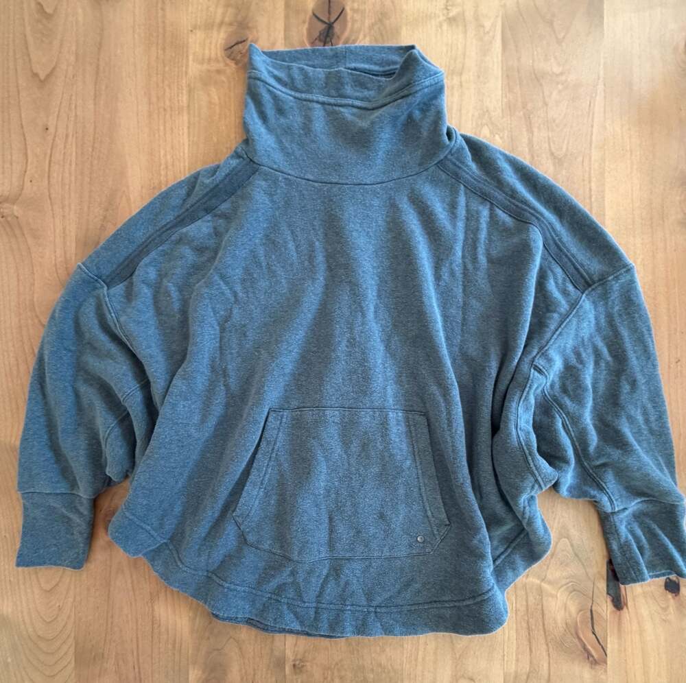prAna Women's Size M Funnel Neck Pullover Sweatshirt Gray